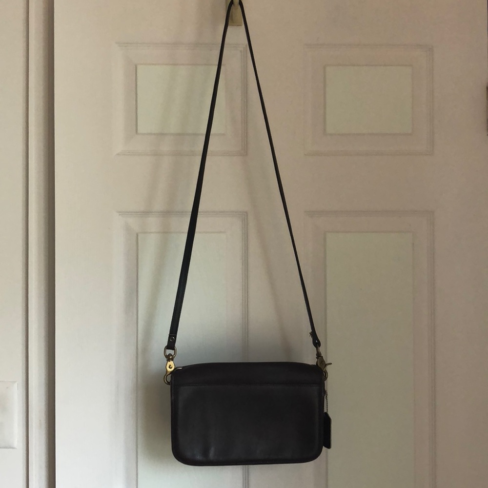Leather shoulder bag coach style